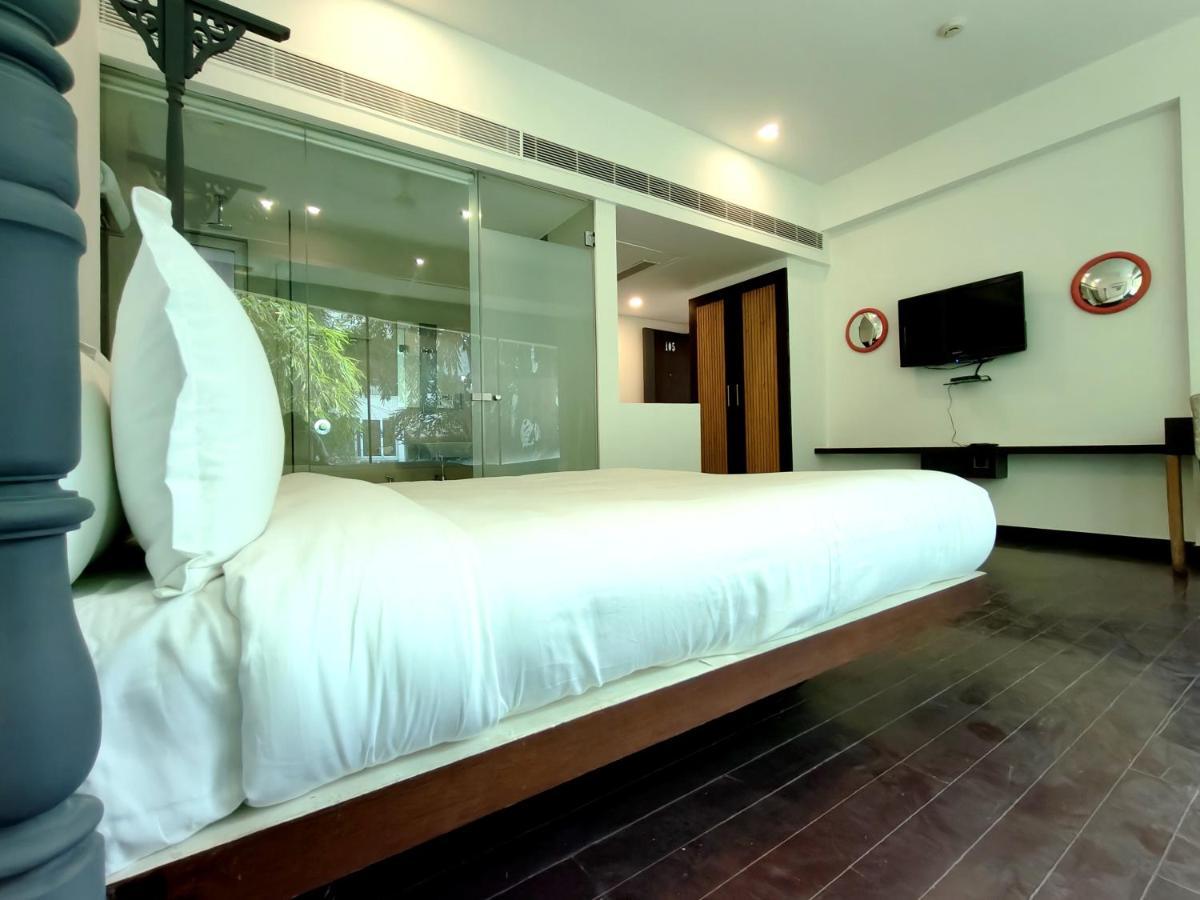 The Sky Imperial Hotel Yahvi Vadodara Exterior photo