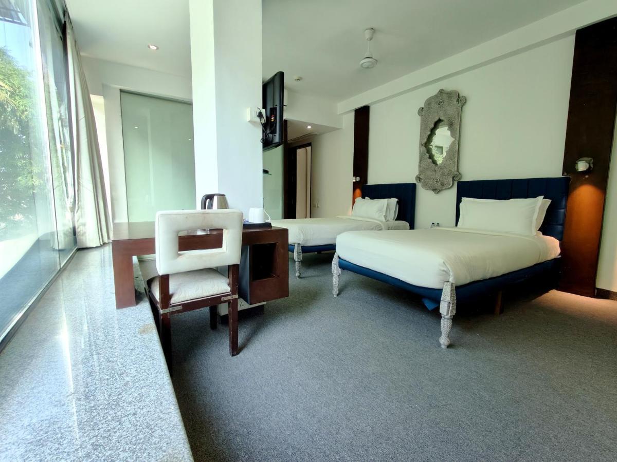 The Sky Imperial Hotel Yahvi Vadodara Exterior photo